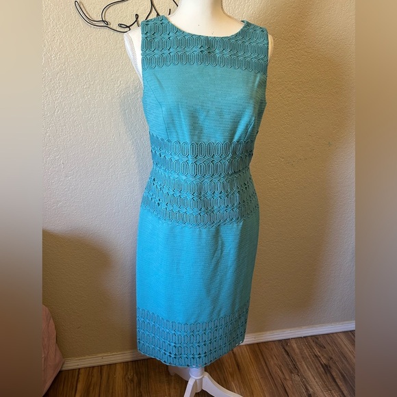 ANTONIO MELANI Dresses & Skirts - Antonio Melani Beatrice Sheath Dress Knee Length Sleeveless Cocktail Teal Size 6